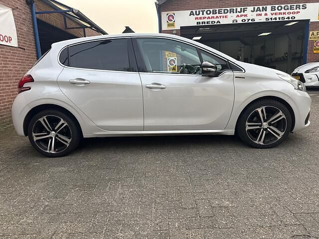 Occasion Peugeot 208 GT-line 110 PK (80 kW) 2018 Wit Hatchback