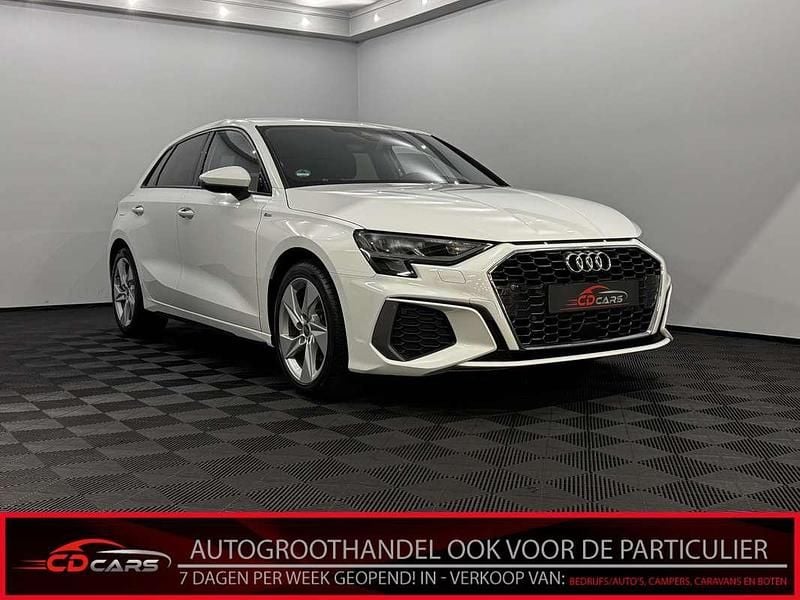 Wit Gebruikt 2024 Audi A3 Sportback e-tron S-Line Sedan | € 28.950 (Super prijs) - Afbeelding 1/4