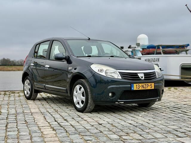 Occasion Dacia Sandero Lauréate 75 PK (55 kW) 2011 Grijs Hatchback