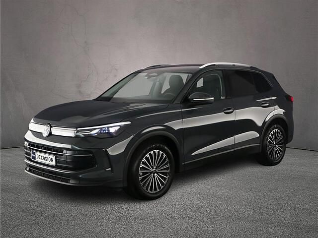 Grijs Gebruikt 2024 VW Tiguan Edition SUV | € 44.900 (Goede deal) - Afbeelding 1/4