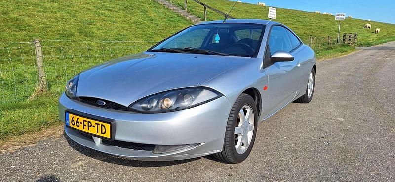 Grijs Gebruikt 2000 Ford Cougar Coupé | € 1.750 - Afbeelding 1/4