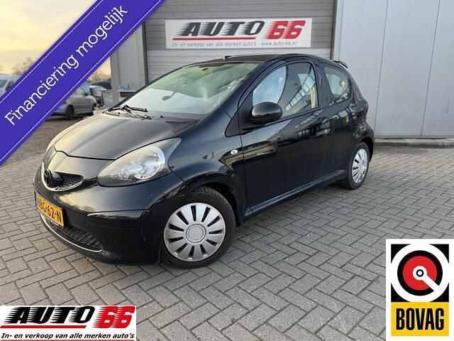 Zwart (metallic) Gebruikt 2007 Toyota Aygo Sport Hatchback | € 1.695 (Goede deal) - Afbeelding 1/4