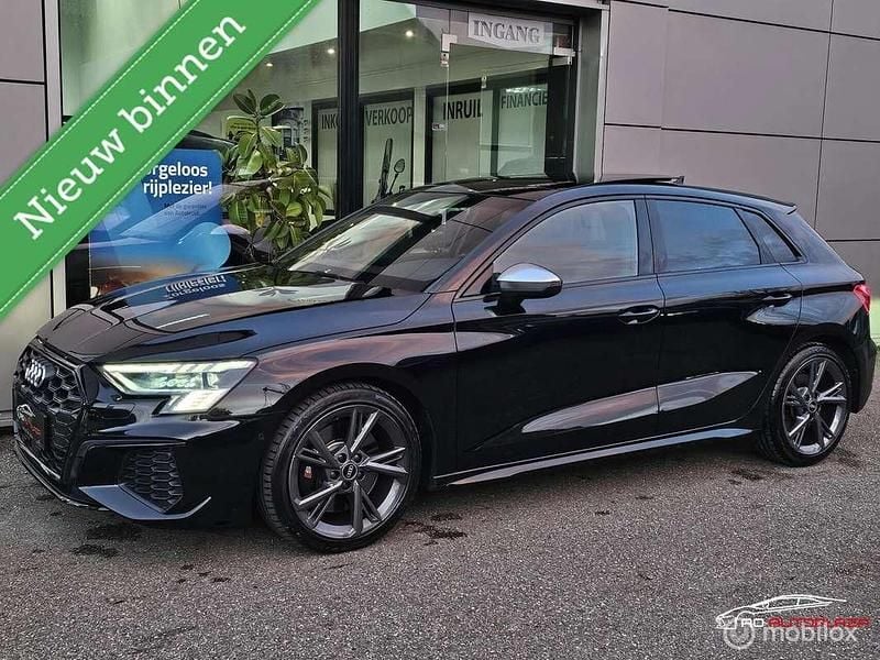 Zwart Gebruikt 2021 Audi S3 Hatchback | € 40.995 (Super prijs) - Afbeelding 1/4