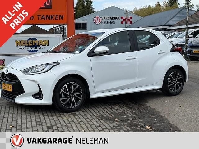 Wit Gebruikt 2024 Toyota Yaris Hybrid Hatchback | € 22.888 (Eerlijke prijs) - Afbeelding 1/4