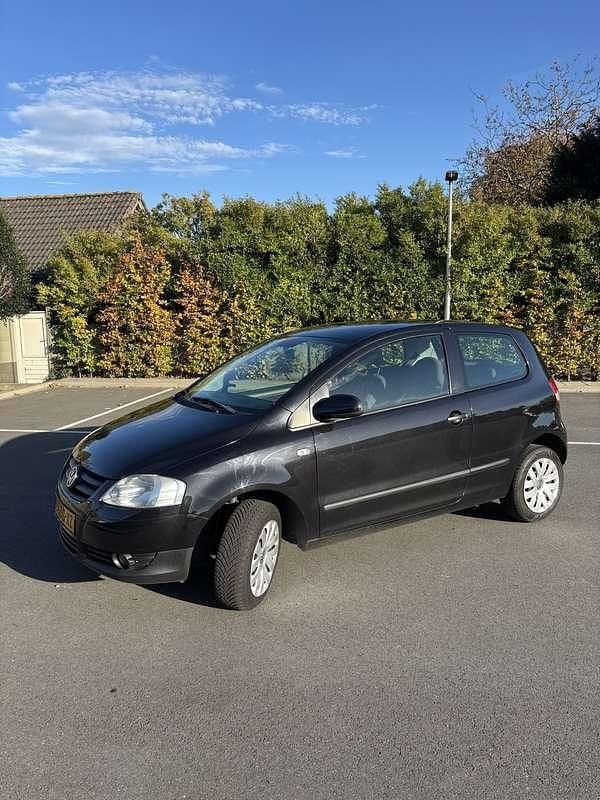 Zwart Gebruikt 2006 VW Fox Trendline Hatchback | € 1.250 (Eerlijke prijs) - Afbeelding 1/4