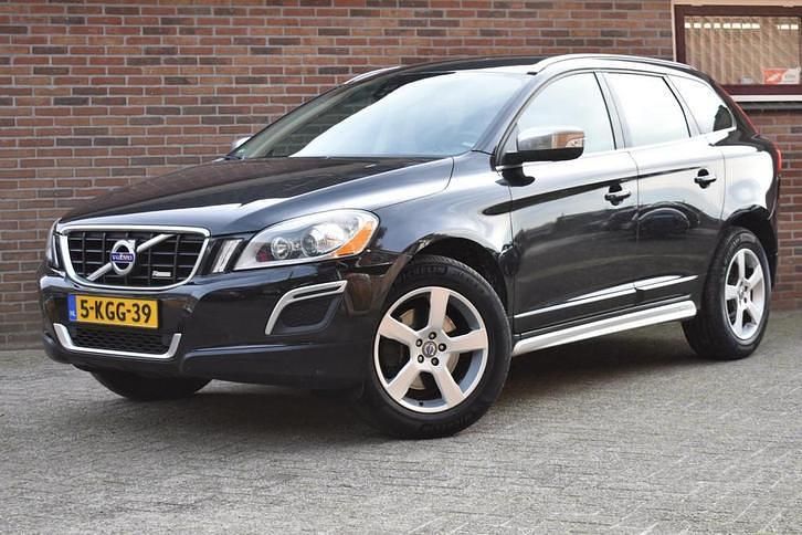 Zwart (metallic) Gebruikt 2013 Volvo XC60 R-Design SUV | € 10.949 (Super prijs) - Afbeelding 1/4