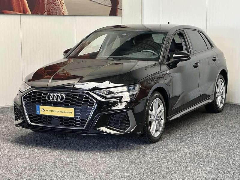Occasion Audi A3 Sportback e-tron S-Line 2022 Zwart (metallic) Hatchback
