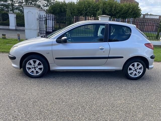 Occasion Peugeot 206 75 PK (55 kW) 2003 Grijs Hatchback