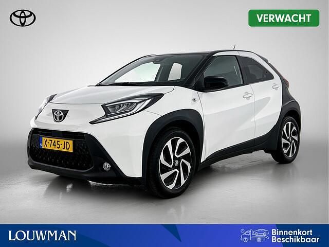 Wit Gebruikt 2023 Toyota Aygo X Pulse SUV | € 19.950 - Afbeelding 1/4