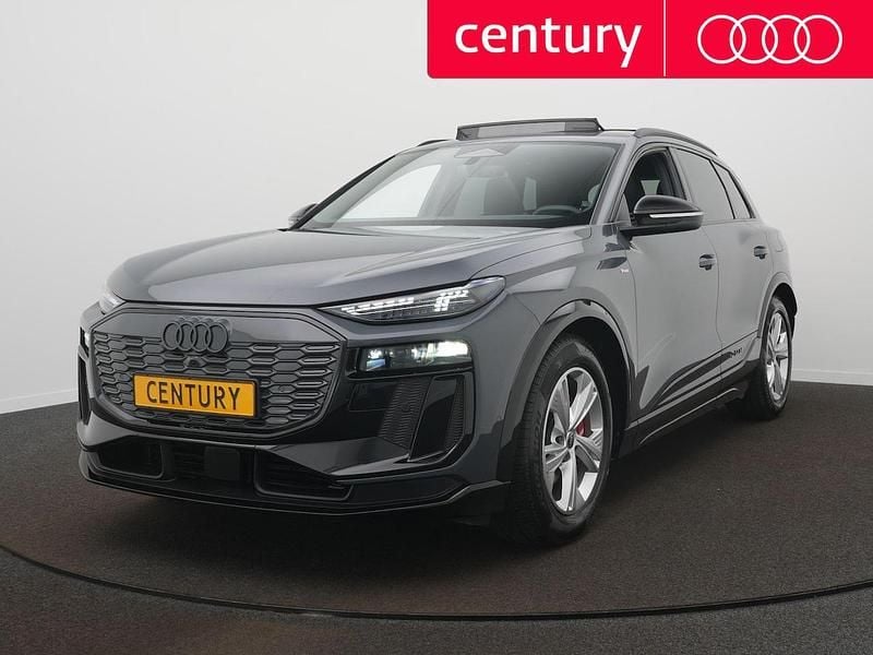 Grijs Occasion 2025 Audi Q6 e-tron S-Line SUV | € 79.900 (Duur) - Afbeelding 1/4