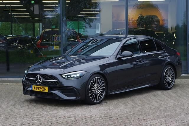Grijs Gebruikt 2022 Mercedes C300 AMG line Sedan | € 43.950 (Super prijs) - Afbeelding 1/4