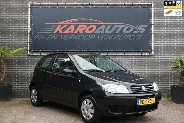 Zwart, metallic lak Gebruikt 2006 Fiat Punto Classica Hatchback | € 950 (Goede deal) - Afbeelding 1/4