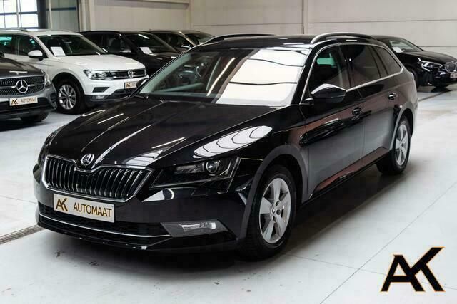 Zwart Gebruikt 2018 Skoda Superb Style Stationwagen | € 27.650 (Eerlijke prijs) - Afbeelding 1/4
