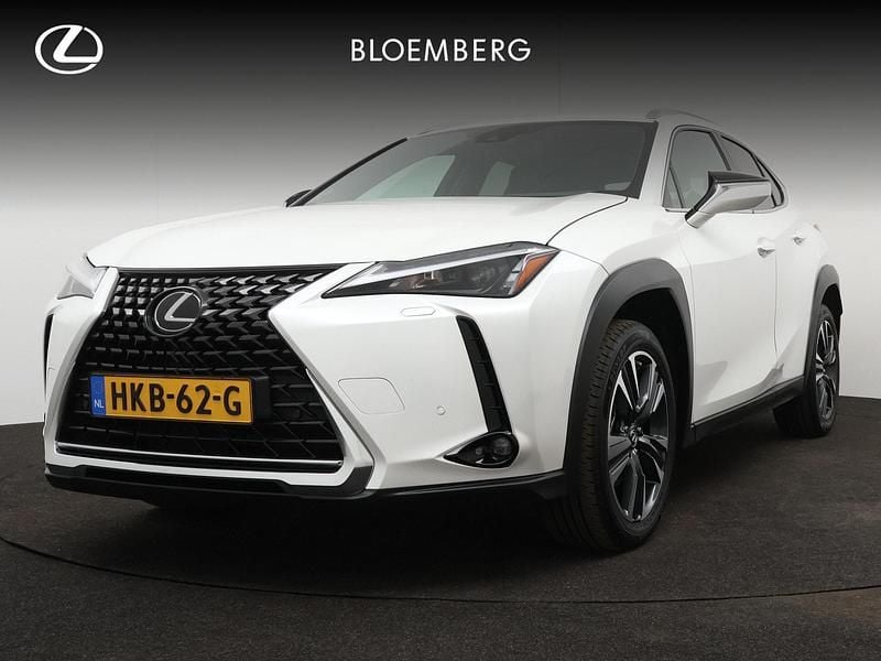 Wit, metallic lak Occasion 2024 Lexus UX Business Edition SUV | € 39.950 (Eerlijke prijs) - Afbeelding 1/4