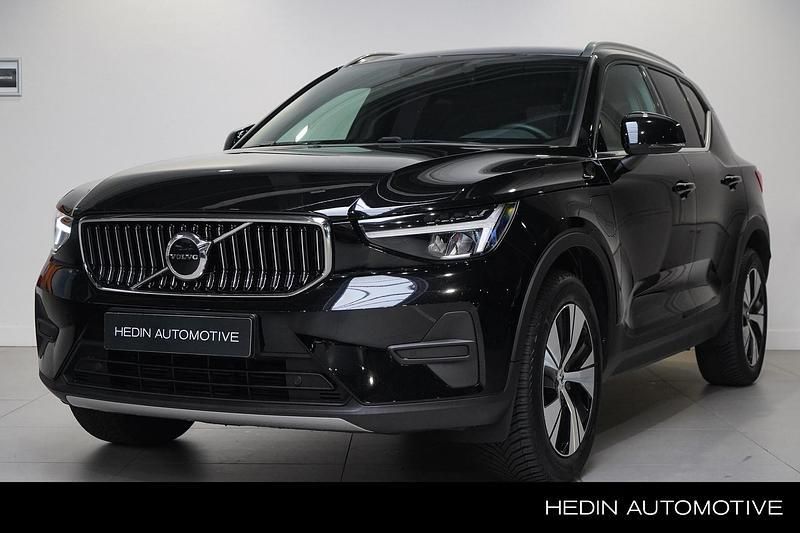 Black stone Gebruikt 2022 Volvo XC40 Core SUV | € 39.995 (Duur) - Afbeelding 1/4