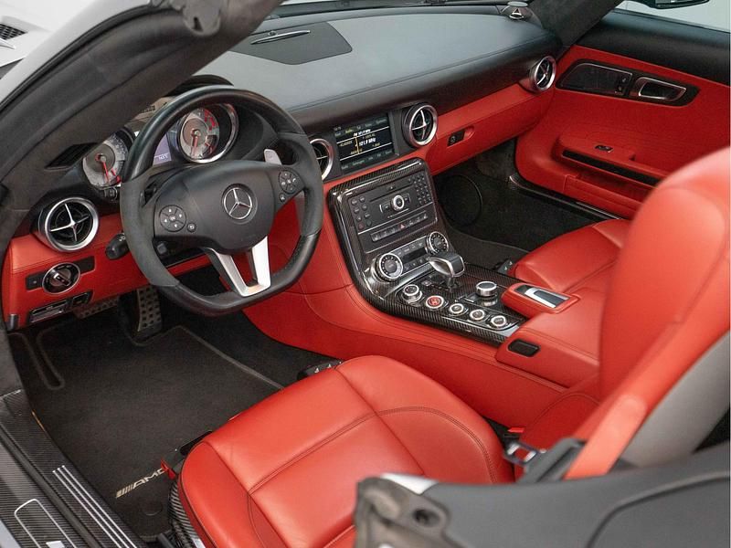 Occasion Mercedes SLS AMG AMG 573 PK (421 kW) 2012 Grijs, metallic lak Cabriolet