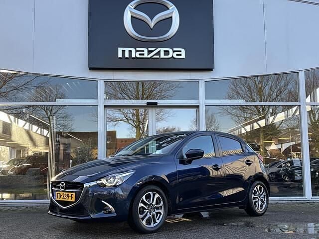 Blauw Occasion 2018 Mazda 2 Luxury Hatchback | € 18.950 (Iets duurder) - Afbeelding 1/4