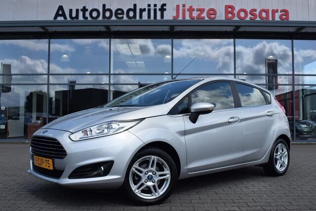 Grijs Gebruikt 2015 Ford Fiesta Titanium Hatchback | € 7.950 (Eerlijke prijs) - Afbeelding 1/4