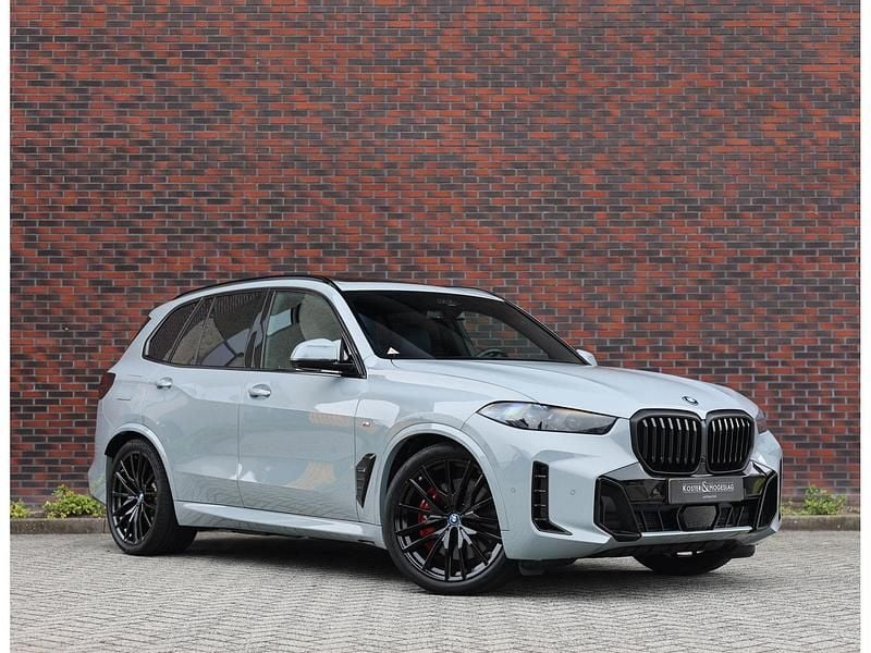 Grijs Gebruikt 2024 BMW X5 SUV | € 99.950 - Afbeelding 1/4