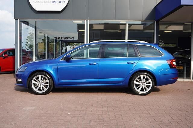 Blauw Gebruikt 2019 Skoda Octavia Business Line Stationwagen | € 17.499 (Iets duurder) - Afbeelding 1/3