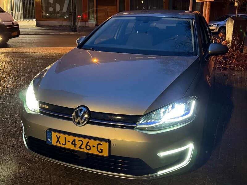 Grijs Gebruikt 2019 VW e-Golf Hatchback | € 12.500 (Iets duurder) - Afbeelding 1/4