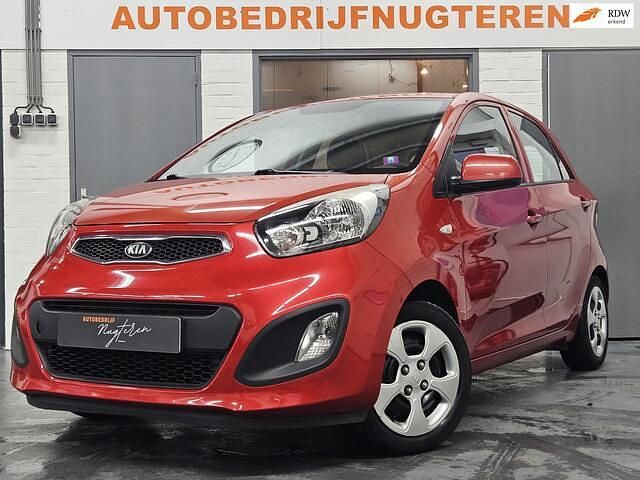 Rood Occasion 2013 Kia Picanto Comfort Hatchback | € 3.975 (Goede deal) - Afbeelding 1/4