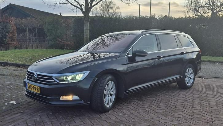 Zwart Occasion 2018 VW Passat R Stationwagen | € 11.790 (Goede deal) - Afbeelding 1/4