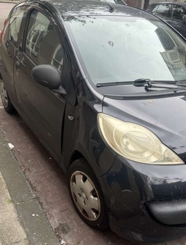 Zwart Gebruikt 2006 Peugeot 107 Hatchback | € 1.000 (Eerlijke prijs) - Afbeelding 1/4