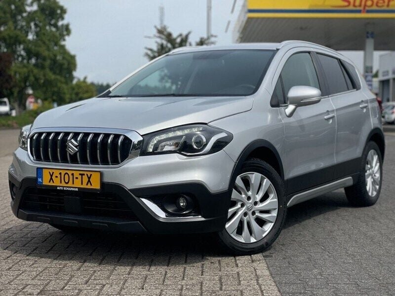 Grijs Gebruikt 2019 Suzuki SX4 S-Cross SUV | € 20.400 (Eerlijke prijs) - Afbeelding 1/4