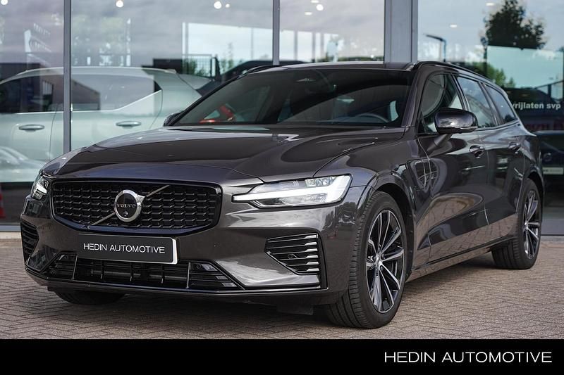 Grijs Gebruikt 2025 Volvo V60 Plus Stationwagen | € 53.995 (Duur) - Afbeelding 1/4
