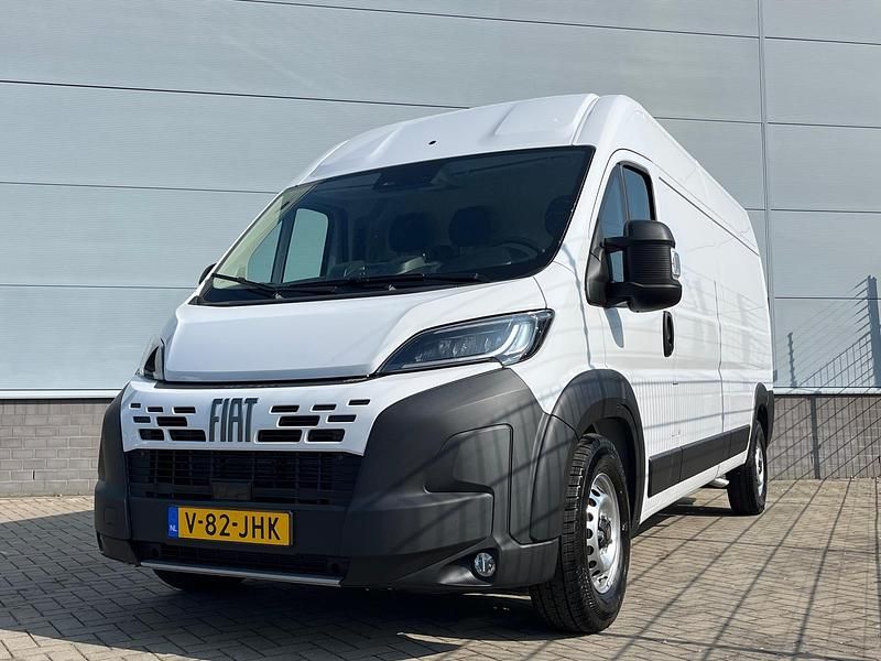 Wit Gebruikt 2024 Fiat Ducato Van | € 33.099 - Afbeelding 1/4