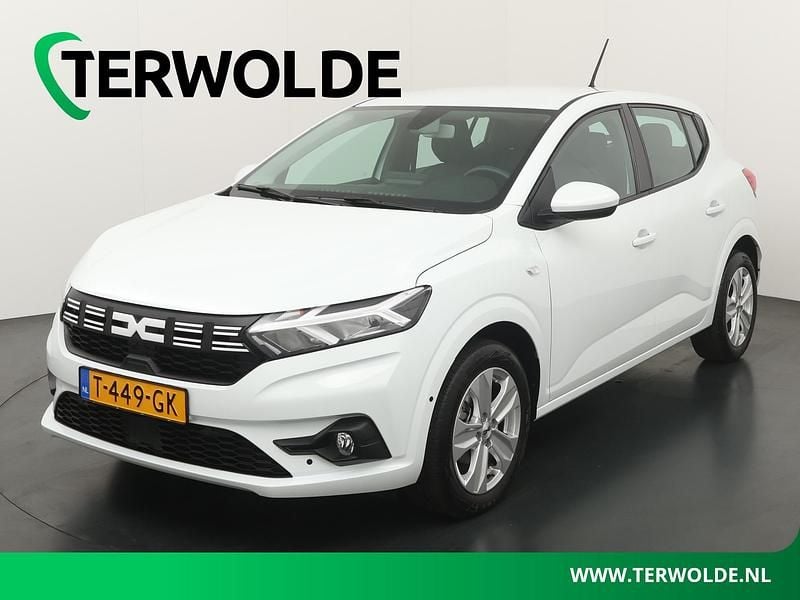 Wit Gebruikt 2023 Dacia Sandero Expression Hatchback | € 15.400 (Goede deal) - Afbeelding 1/4