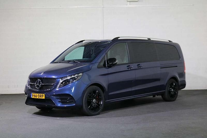 Blauw Gebruikt 2024 Mercedes V300 Avantgarde Edition MPV | € 72.950 (Eerlijke prijs) - Afbeelding 1/4