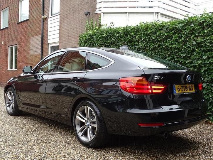 Occasion BMW 320 Executive 184 PK (135 kW) 2015 Zwart Hatchback