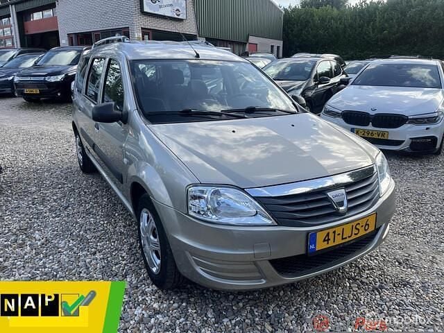 Grijs Gebruikt 2010 Dacia Logan MCV Ambiance MPV | € 4.750 (Iets duurder) - Afbeelding 1/4