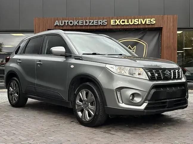 Grijs Gebruikt 2019 Suzuki Vitara SUV | € 18.900 (Eerlijke prijs) - Afbeelding 1/4