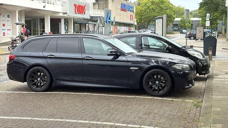 Gebruikt 2014 BMW 520 Stationwagen | € 14.500 (Iets duurder) - Afbeelding 1/4