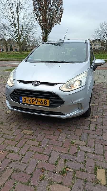 Zilver Gebruikt 2013 Ford B-MAX Titanium MPV | € 5.000 (Goede deal) - Afbeelding 1/4