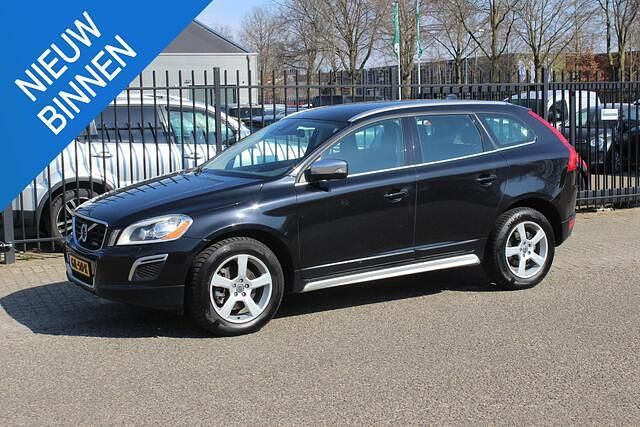 Zwart Gebruikt 2013 Volvo XC60 R-Design Summum SUV | € 14.950 - Afbeelding 1/4