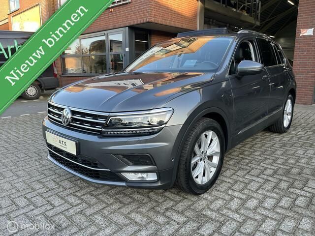 Grijs Gebruikt 2016 VW Tiguan Highline SUV | € 22.950 (Eerlijke prijs) - Afbeelding 1/4