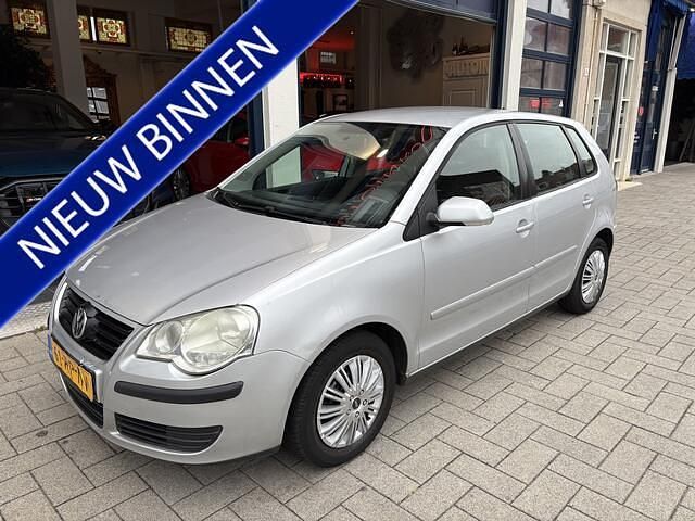 Grijs Gebruikt 2005 VW Polo Hatchback | € 1.299 (Eerlijke prijs) - Afbeelding 1/4