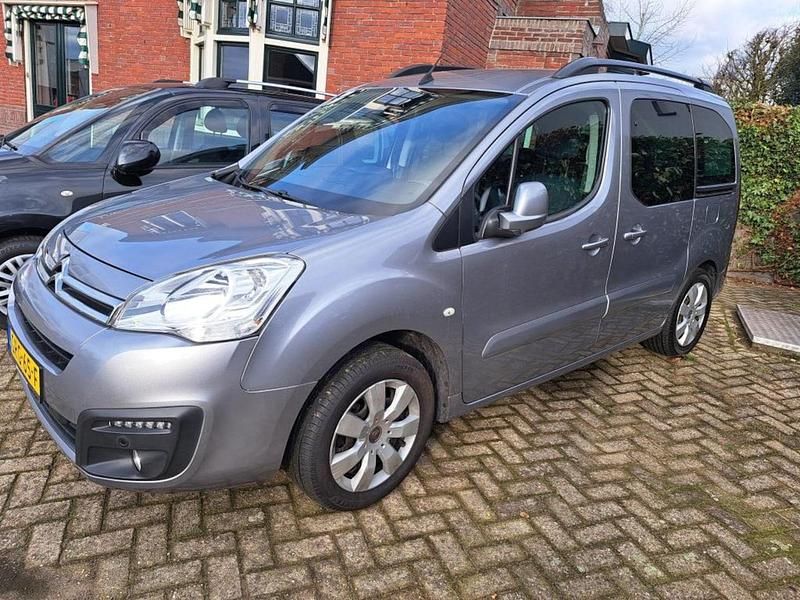 Grijs Occasion 2018 Citroën Berlingo XTR MPV | € 11.999 (Goede deal) - Afbeelding 1/4
