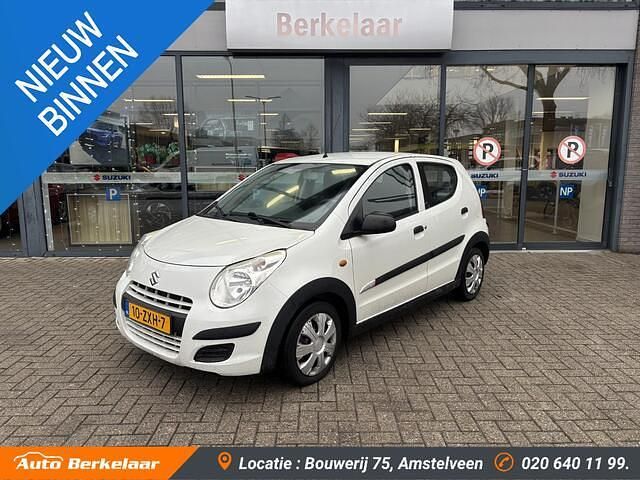 Wit Occasion 2013 Suzuki Alto Comfort Hatchback | € 5.445 (Eerlijke prijs) - Afbeelding 1/4