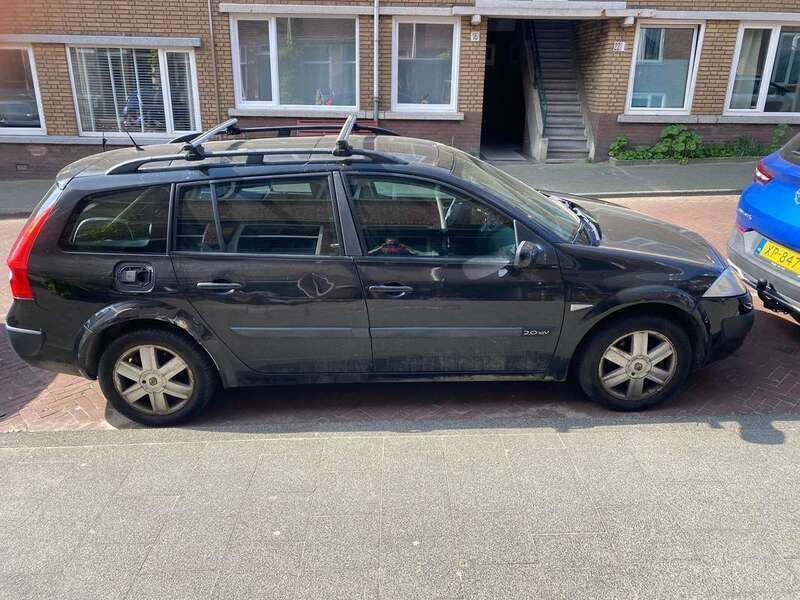 Zwart Gebruikt 2006 Renault Mégane GrandTour Luxe Stationwagen | € 600 (Super prijs) - Afbeelding 1/4