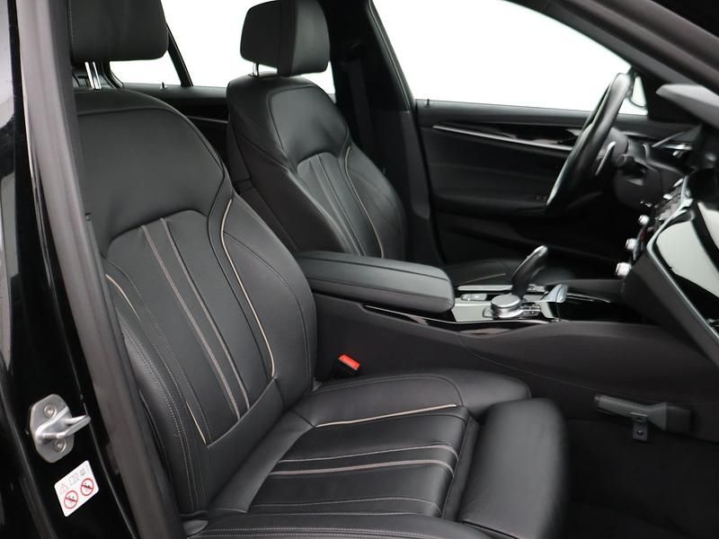 Occasion BMW 520 Luxury Line 184 PK (135 kW) 2019 Zwart (metallic) Stationwagen