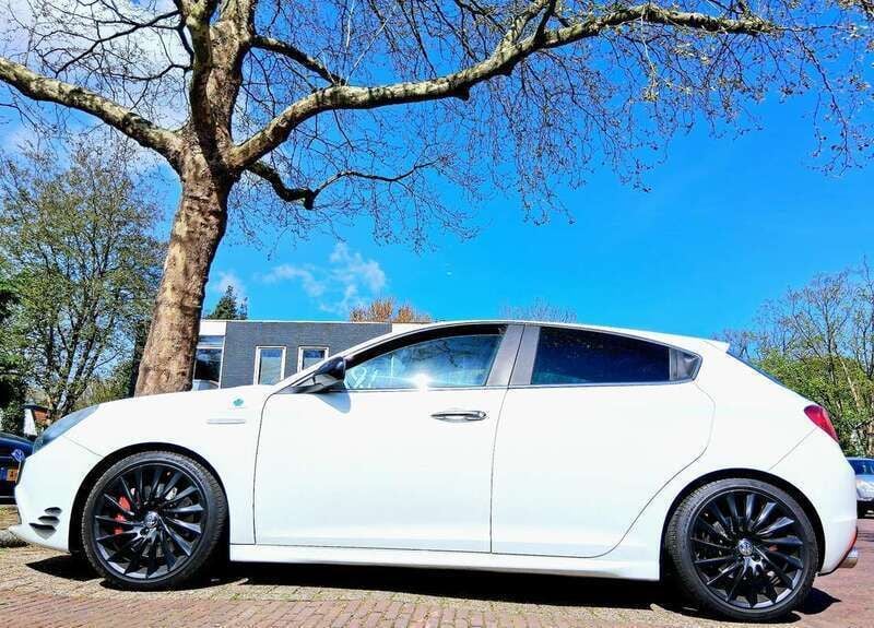 Wit Gebruikt 2011 Alfa Romeo Giulietta Quadrifoglio Hatchback | € 8.500 - Afbeelding 1/4