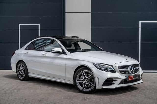 Wit Gebruikt 2019 Mercedes C200 AMG Sedan | € 26.950 (Eerlijke prijs) - Afbeelding 1/4