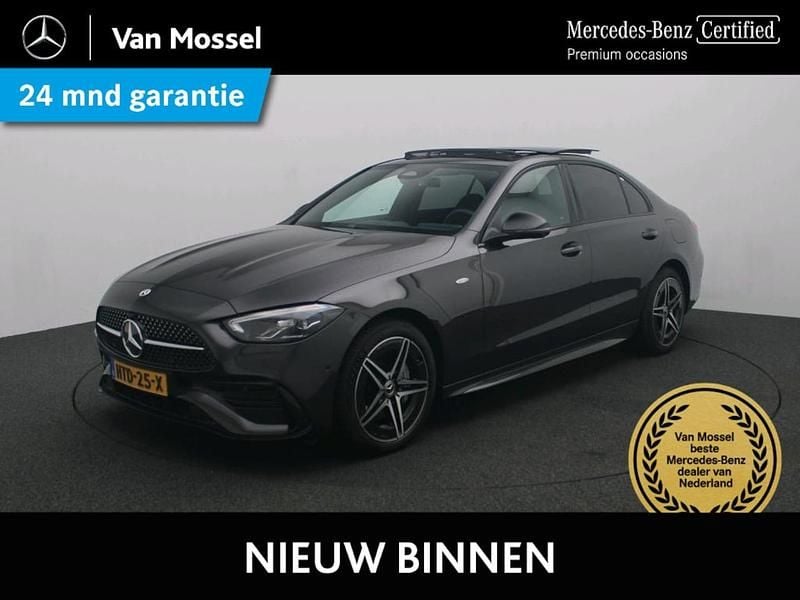 Grijs Occasion 2025 Mercedes C300e Business Sedan | € 53.945 (Eerlijke prijs) - Afbeelding 1/4