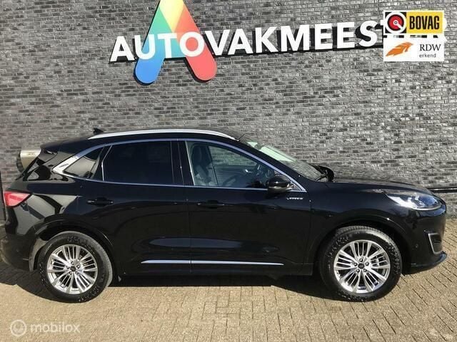Zwart, metallic lak Gebruikt 2021 Ford Kuga Vignale SUV | € 23.950 (Iets duurder) - Afbeelding 1/4