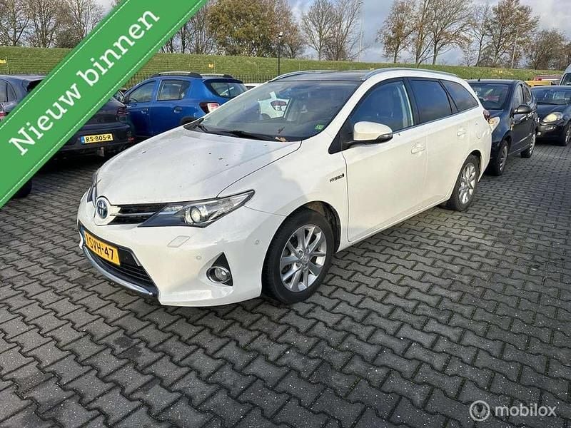 Wit Gebruikt 2014 Toyota Auris Hybrid Hatchback | € 6.950 (Eerlijke prijs) - Afbeelding 1/4